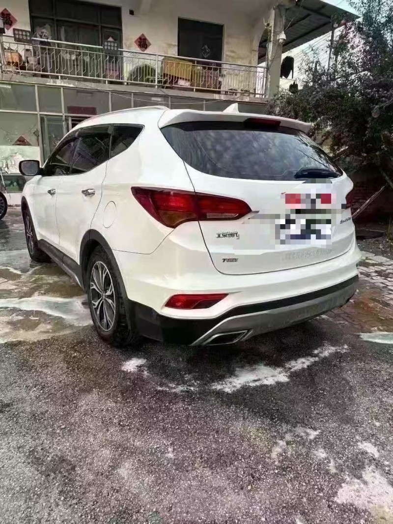 菏泽19年现代新胜达8