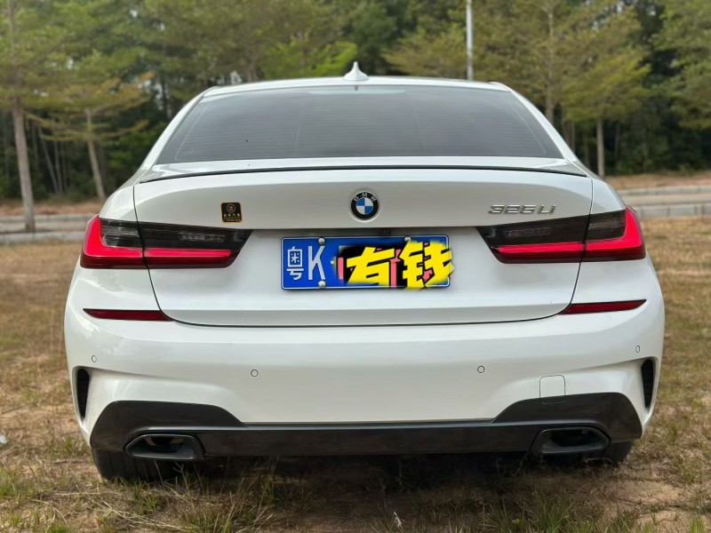 广州22年宝马3系9