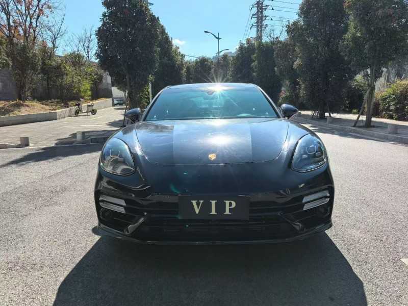 楚雄18年保时捷帕拉梅拉1