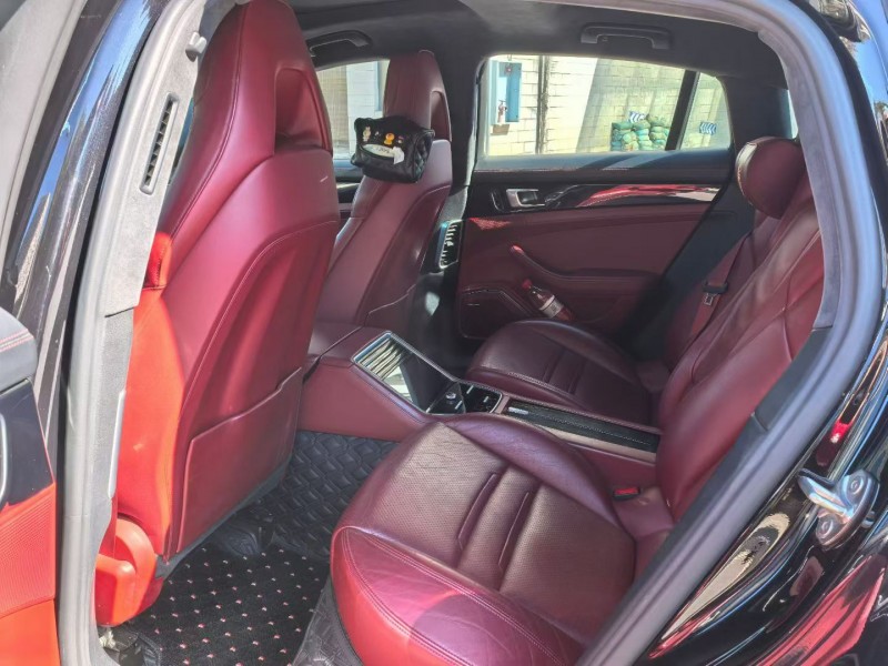 楚雄18年保时捷帕拉梅拉9