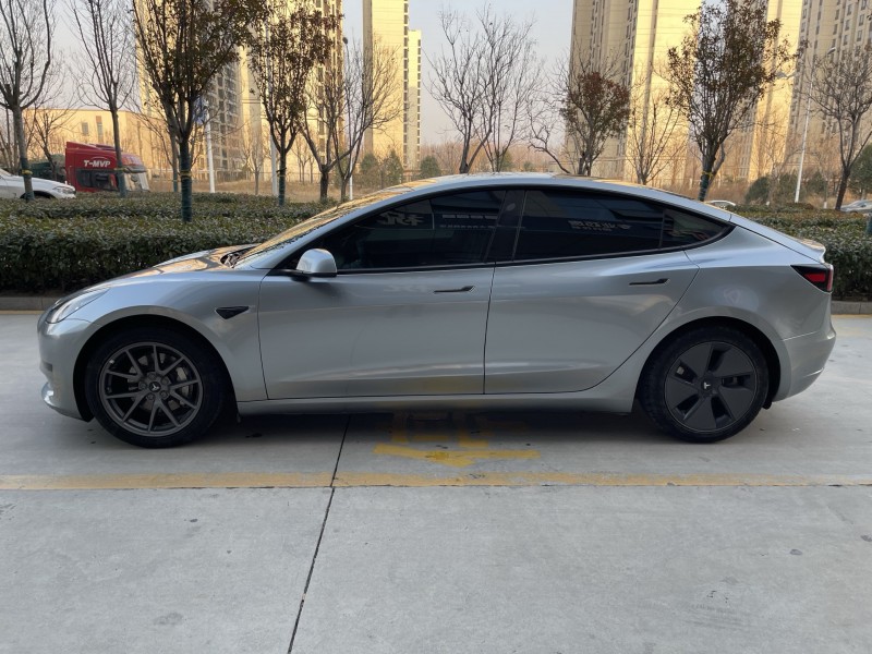 济宁21年特斯拉MODEL 37