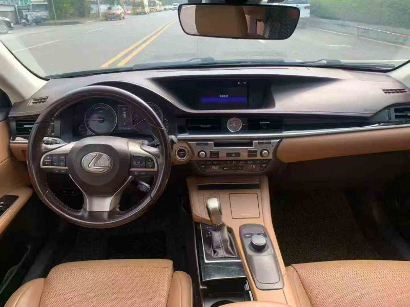 汕头16年雷克萨斯ES4