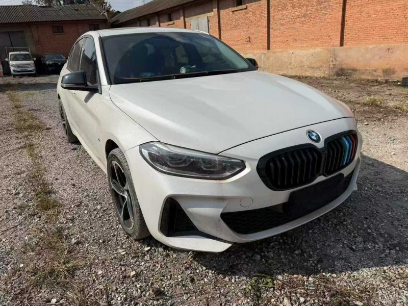 楚雄21年宝马1系5