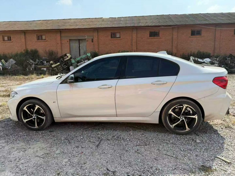 楚雄21年宝马1系7