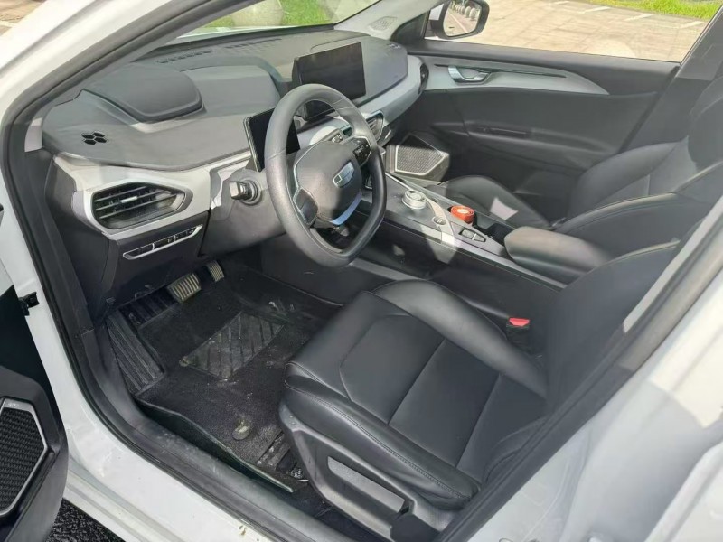 杭州24年吉利几何3