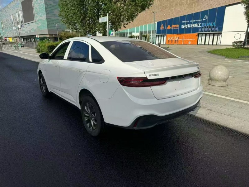 杭州24年吉利几何8