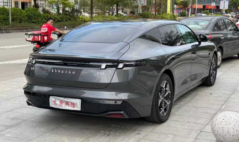 阳江25年领克Z109