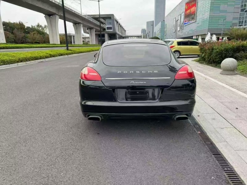 杭州13年保时捷帕拉梅拉8