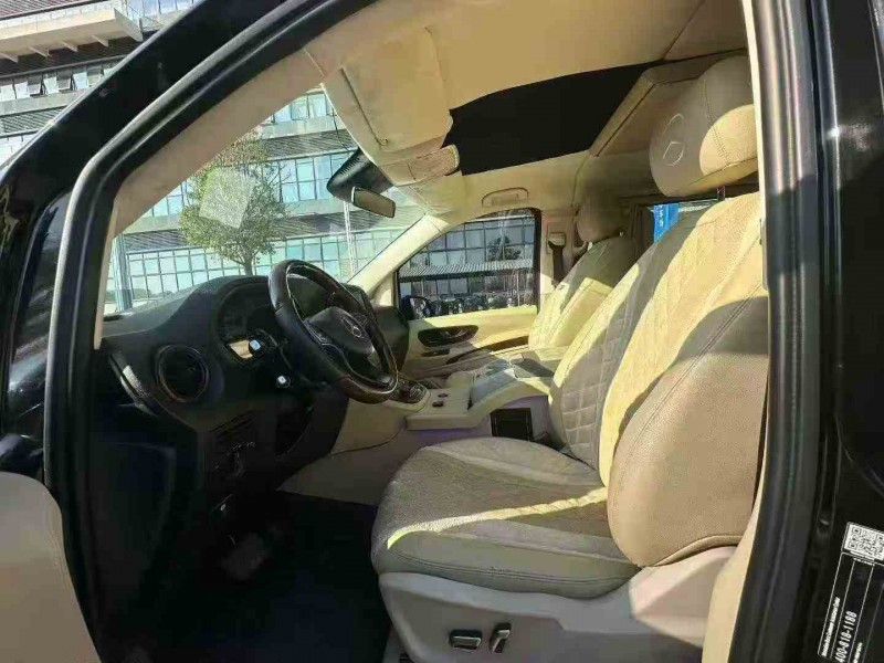 湛江18年奔馳威霆6