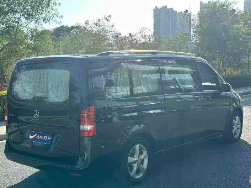 湛江18年奔馳威霆7
