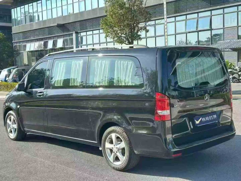 湛江18年奔馳威霆8