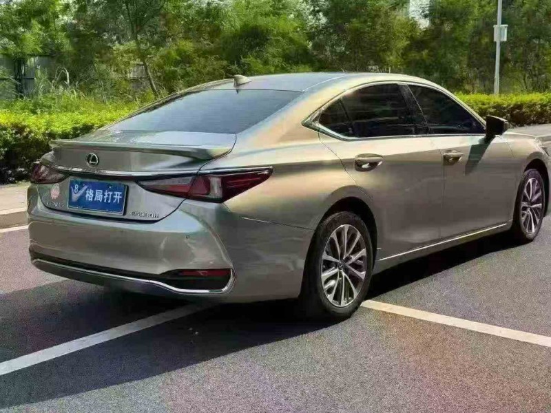 江门23年雷克萨斯ES7