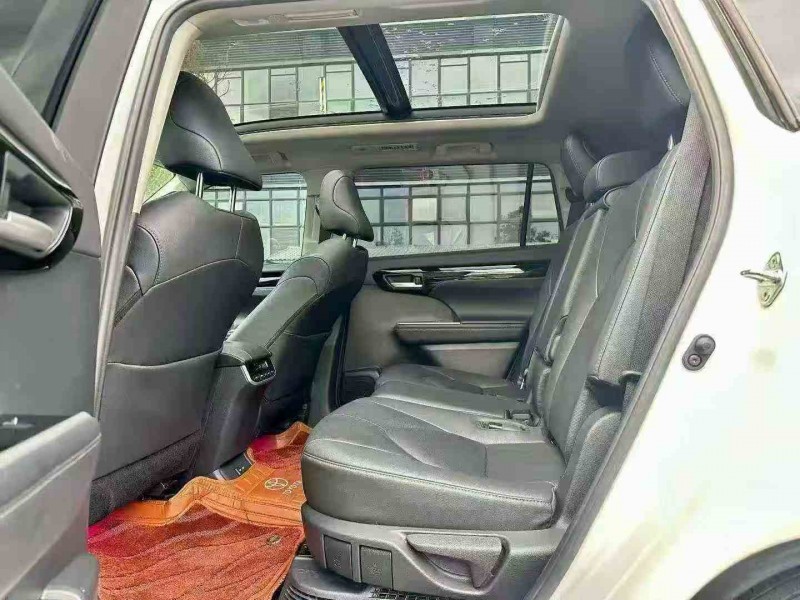 珠海23年丰田汉兰达4