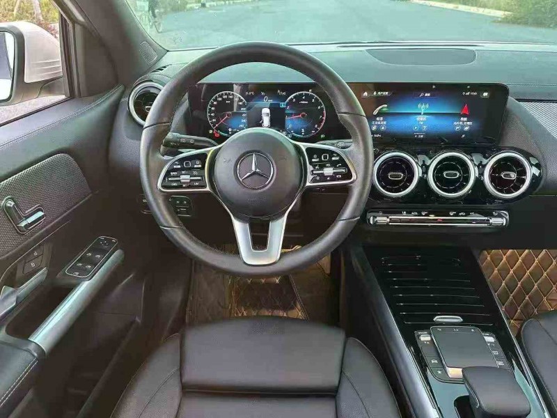 江门23年奔驰GLA4