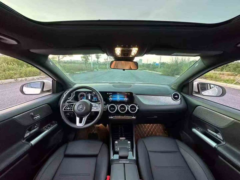 江门23年奔驰GLA5