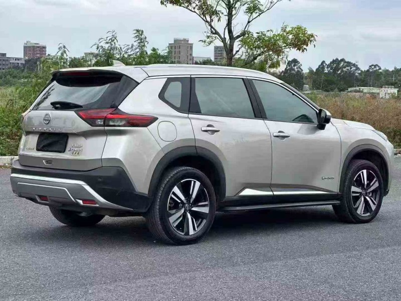 江门23年日产奇骏5