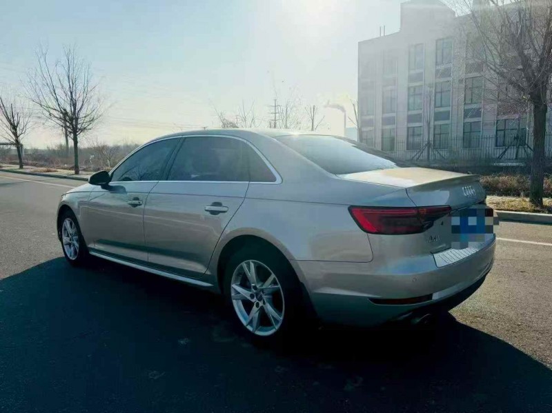 济宁17年奥迪A4L7