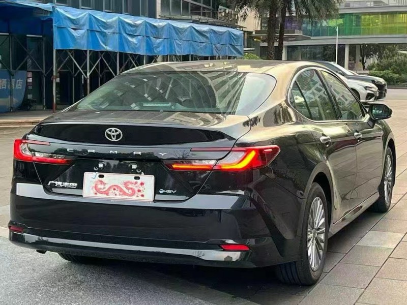 佛山25年丰田凯美瑞8