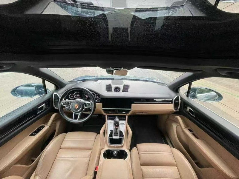 佛山19年保时捷卡宴6