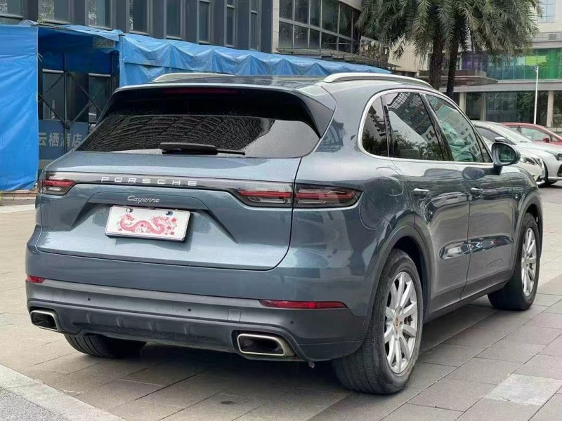 佛山19年保时捷卡宴8