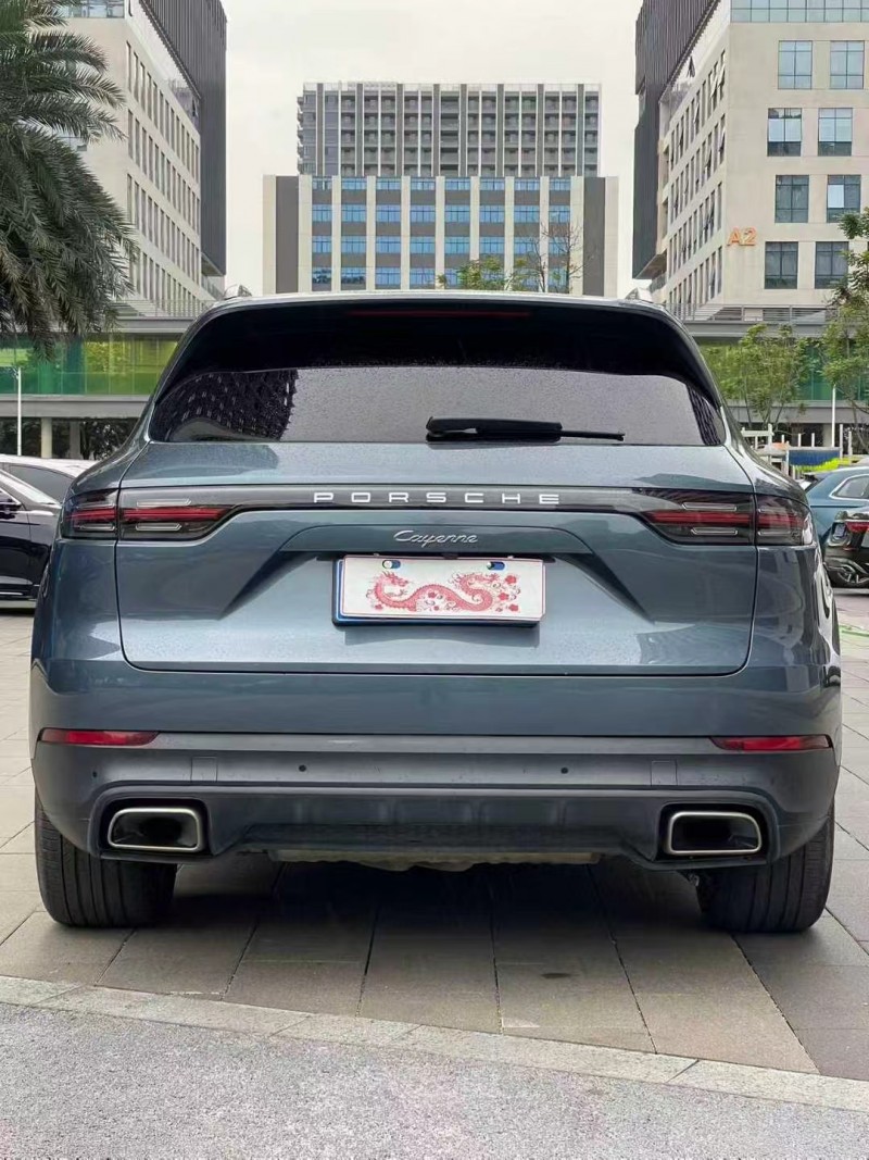 佛山19年保时捷卡宴9