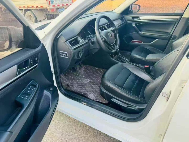 潍坊17年大众宝来4