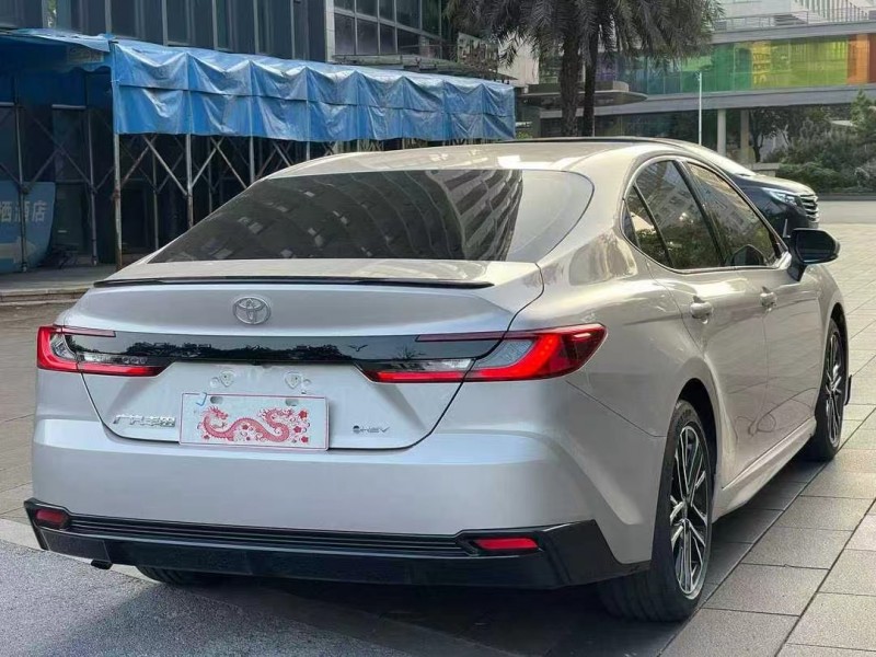 佛山25年丰田凯美瑞8