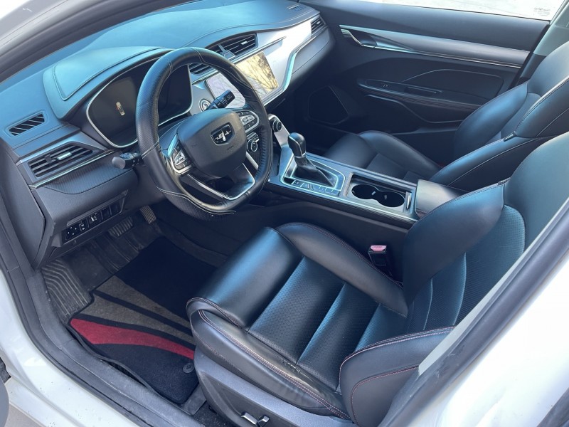 济宁19年吉利缤瑞5