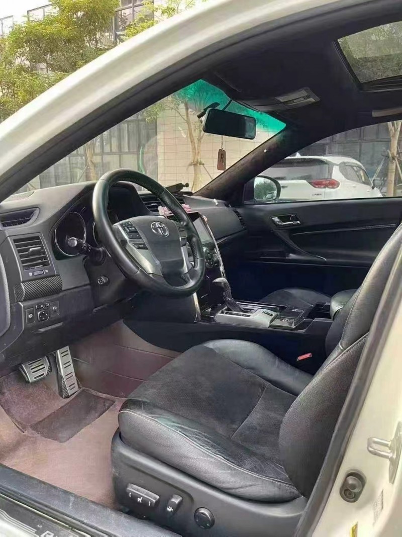 佛山12年丰田锐志4