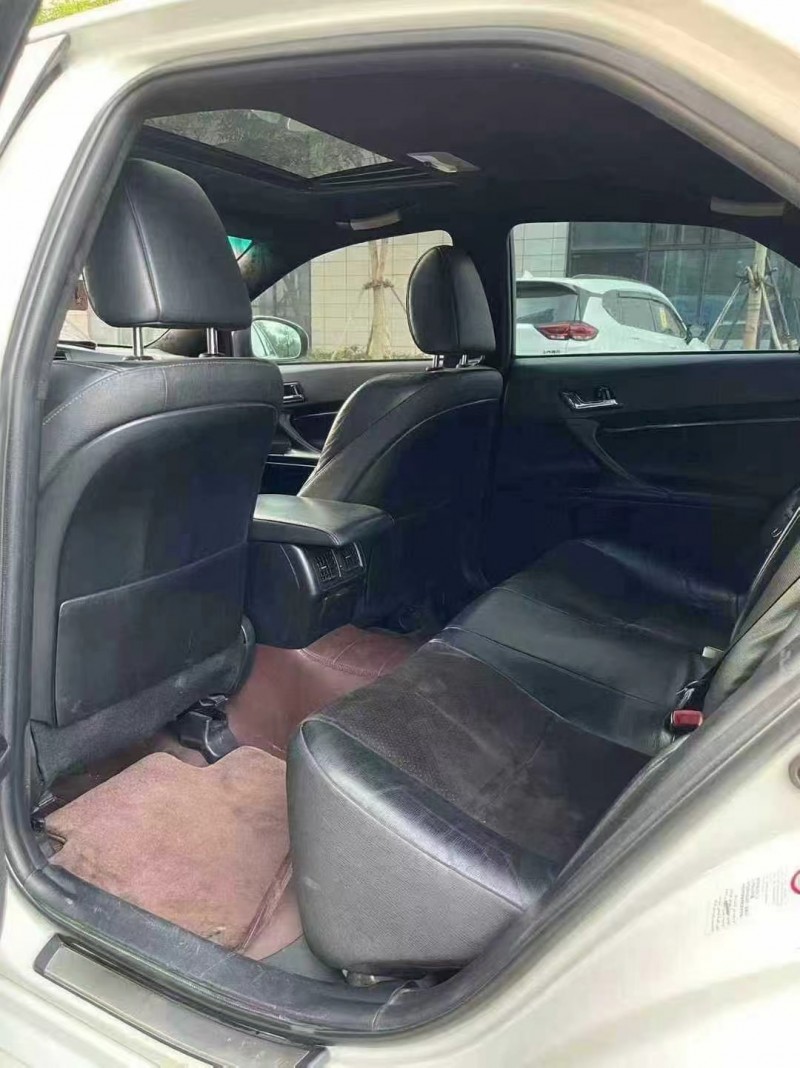 佛山12年丰田锐志5