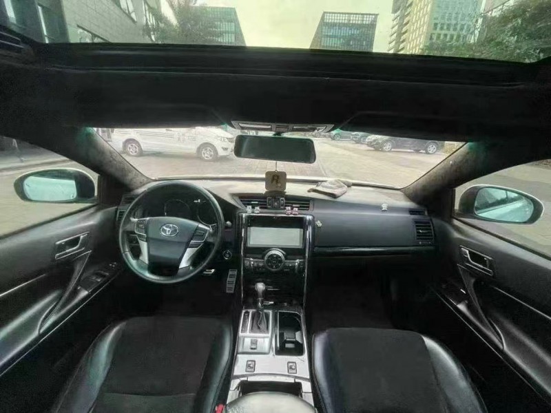 佛山12年丰田锐志6