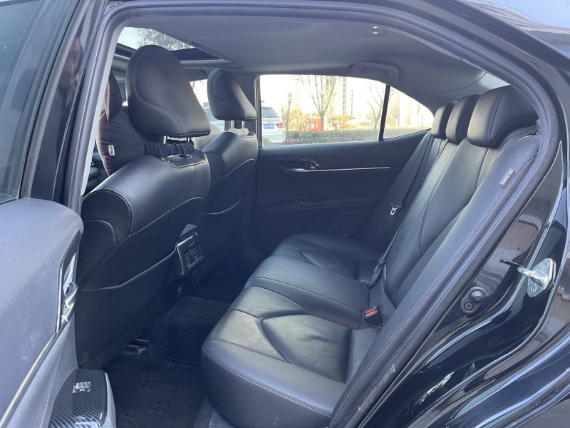 济宁20年丰田凯美瑞5