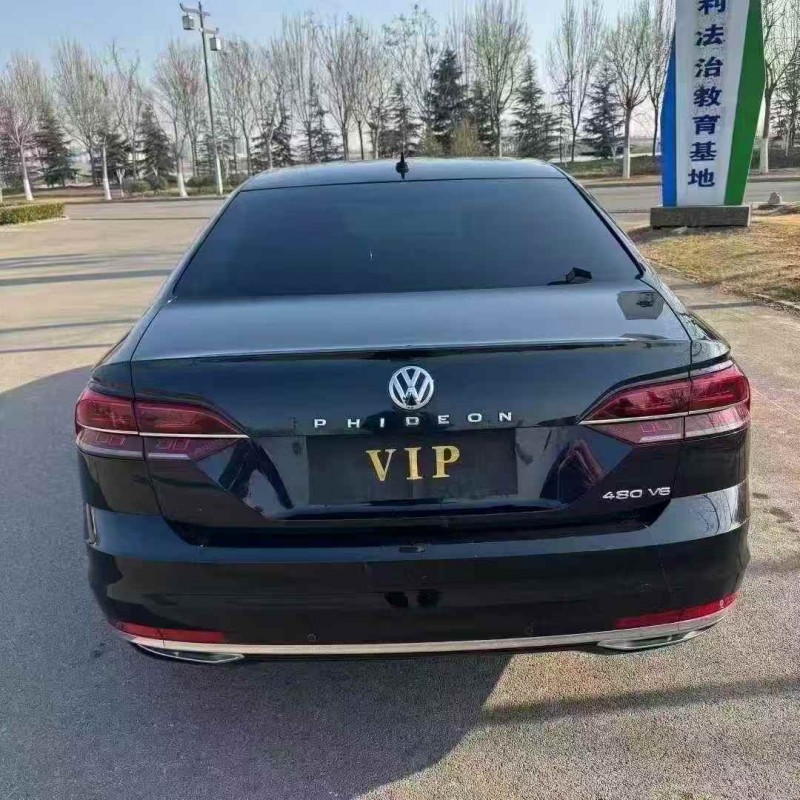 济宁18年大众辉昂8