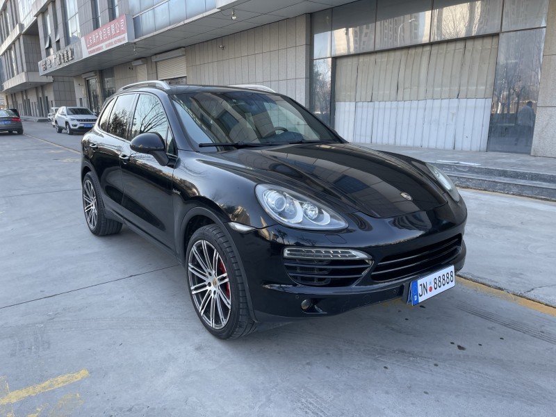 济宁16年保时捷卡宴3