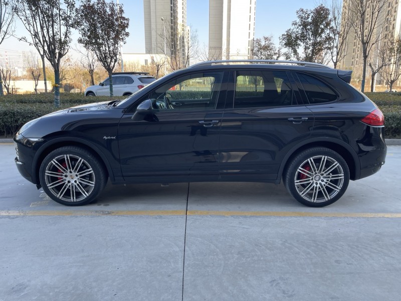 济宁16年保时捷卡宴7