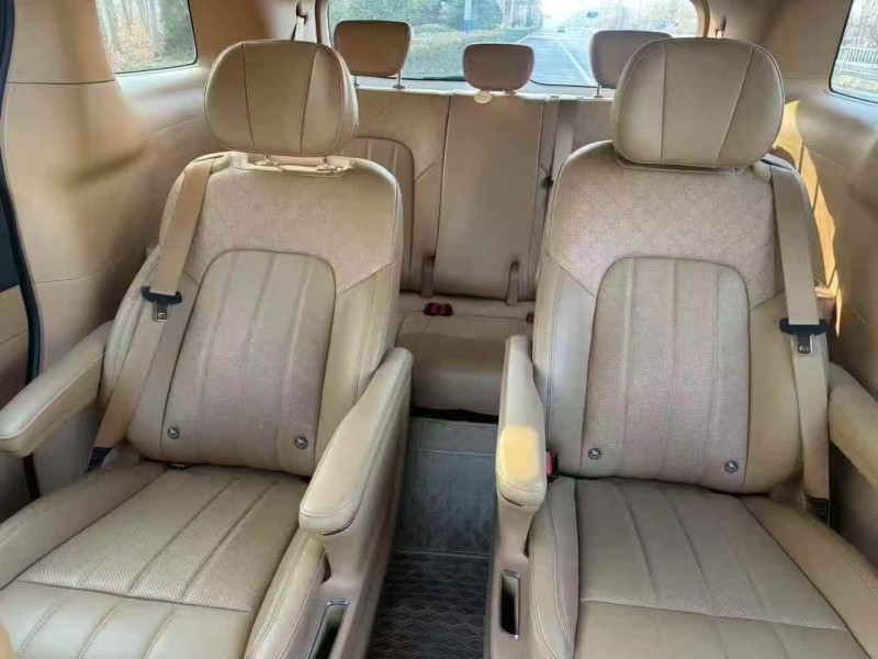 潍坊22年岚图汽车梦想家7