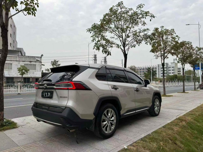 长沙22年丰田威兰达5