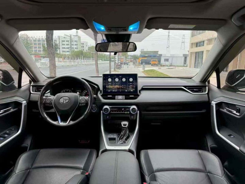 长沙22年丰田威兰达7