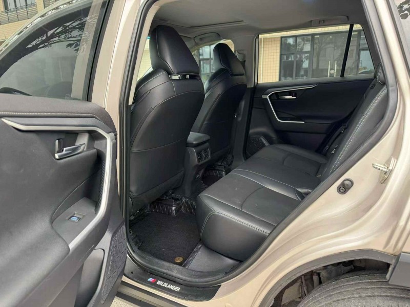 长沙22年丰田威兰达8