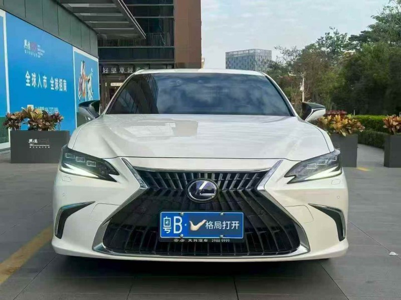 广州22年雷克萨斯ES1