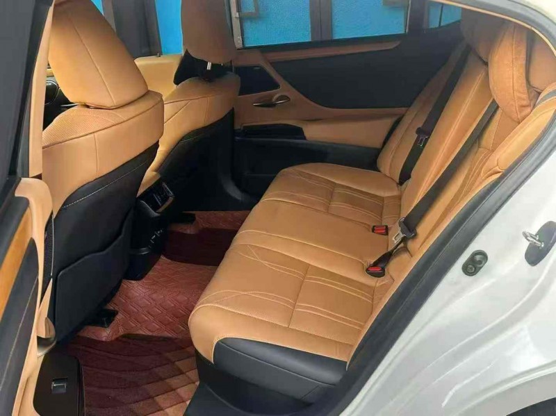 广州22年雷克萨斯ES4