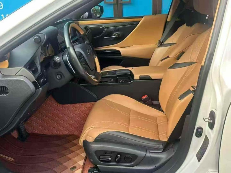 广州22年雷克萨斯ES5