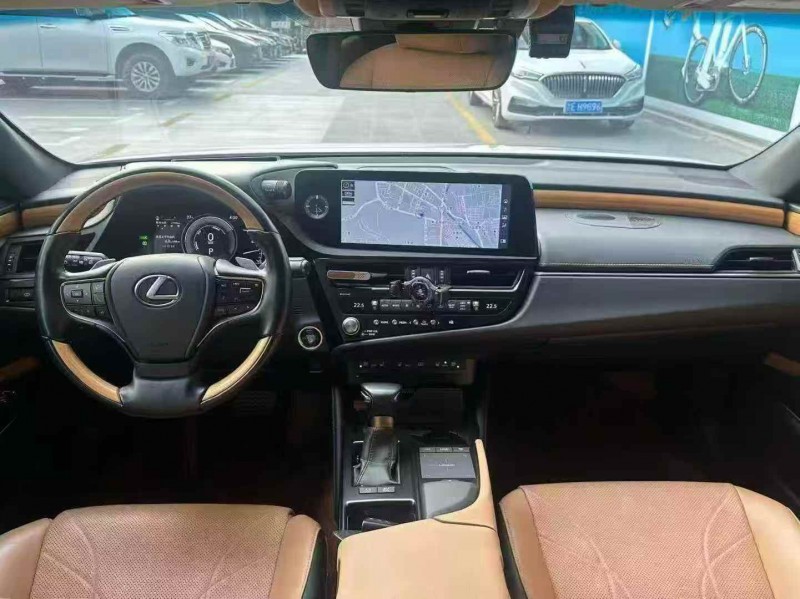 广州22年雷克萨斯ES6