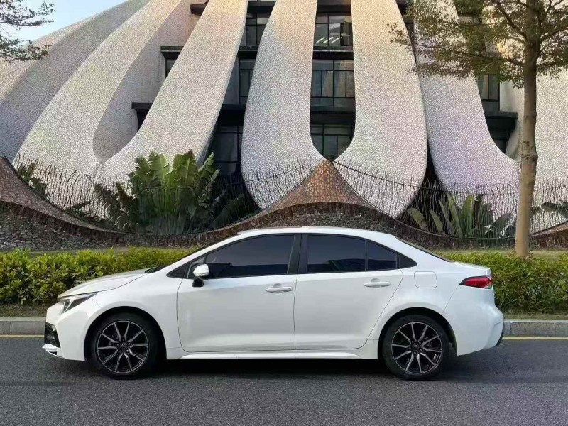 广州23年丰田雷凌8