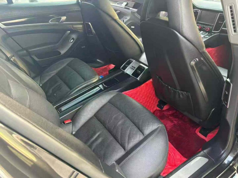 徐州12年保时捷帕拉梅拉4