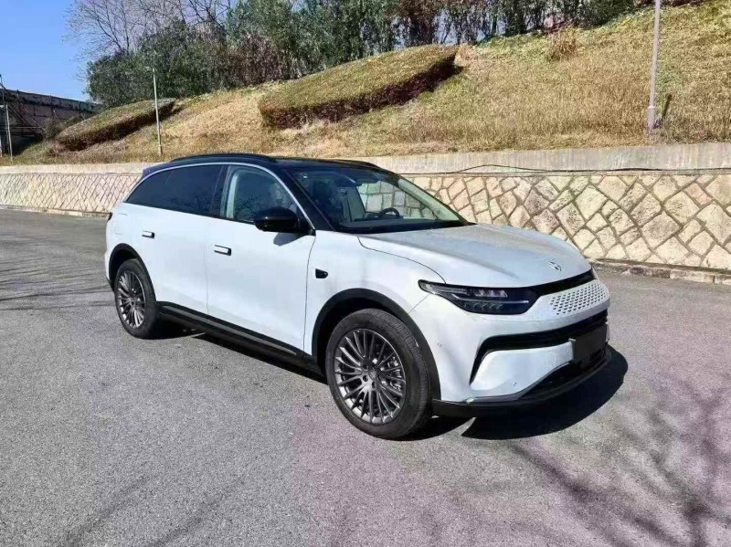 宁波25年零跑汽车C112