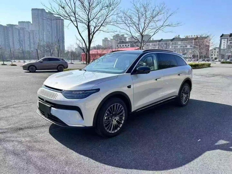 宁波25年零跑汽车C113