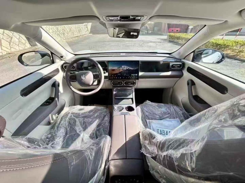 宁波25年零跑汽车C116