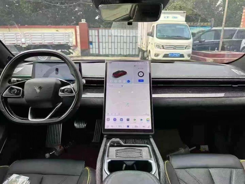 淄博23年哪吒GT6