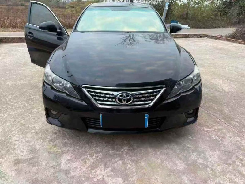 鹰潭12年丰田锐志1